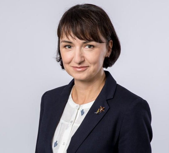 https://www.magasinetroest.dk/content/images/2025/09/Henryka_Mos--cicka-Dendys.jpg