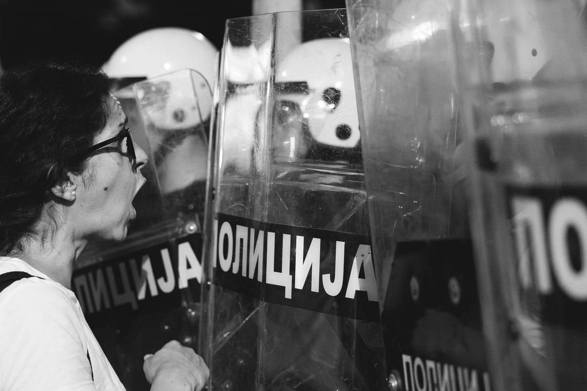 Kampen for demokrati i et Serbien uden taletid